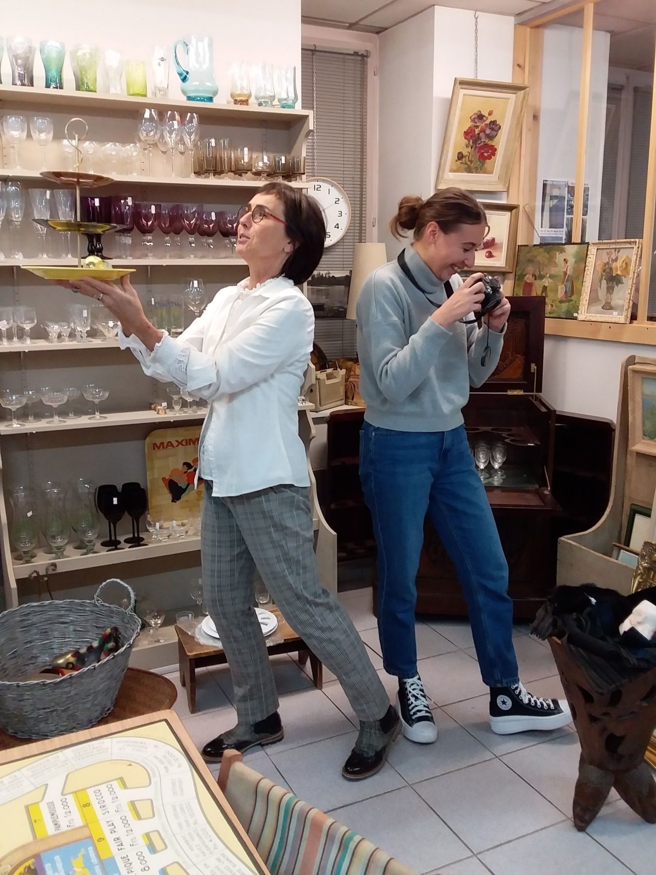 La nouvelle équipe OU l'arrivée d'Emilie à la brocante